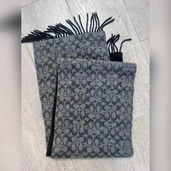 Coach Monogram Unisex Wool Cashmere Logo
Scarf NEW - Picture 4 of 4